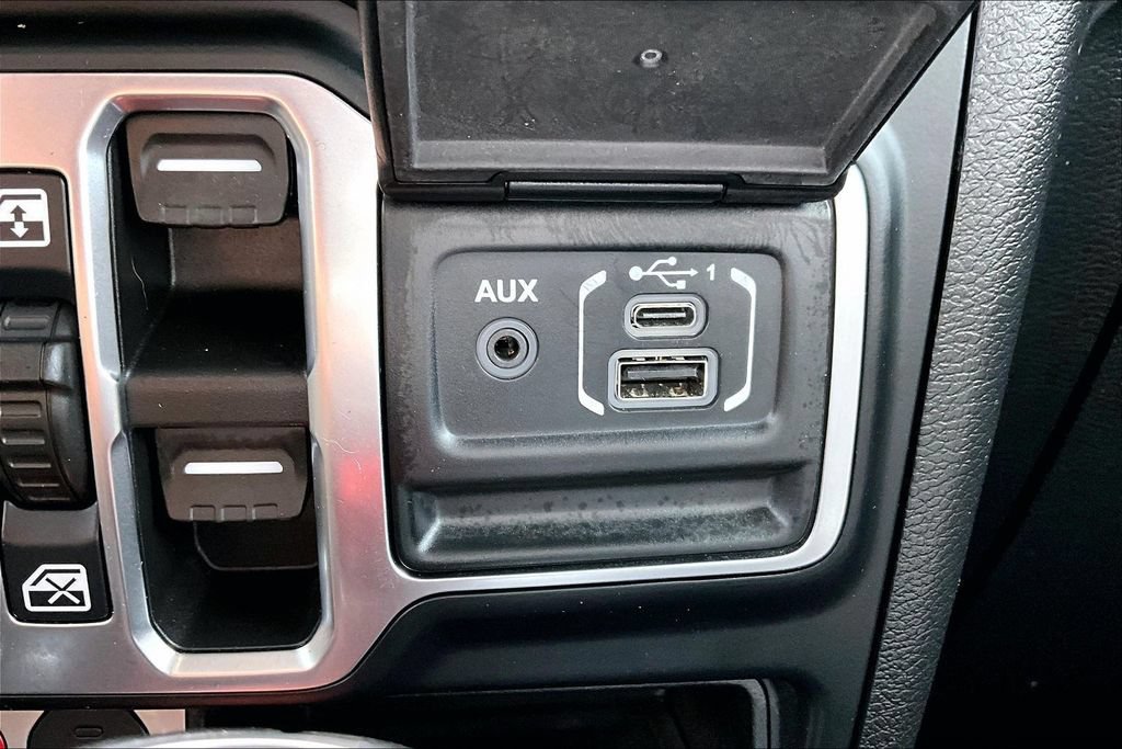Used 2021 Jeep Gladiator Mojave AWD/4WD image 33
