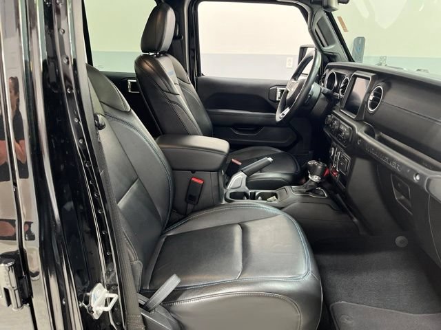 Used 2022 Jeep Wrangler Unlimited Rubicon 4xe AWD/4WD image 38