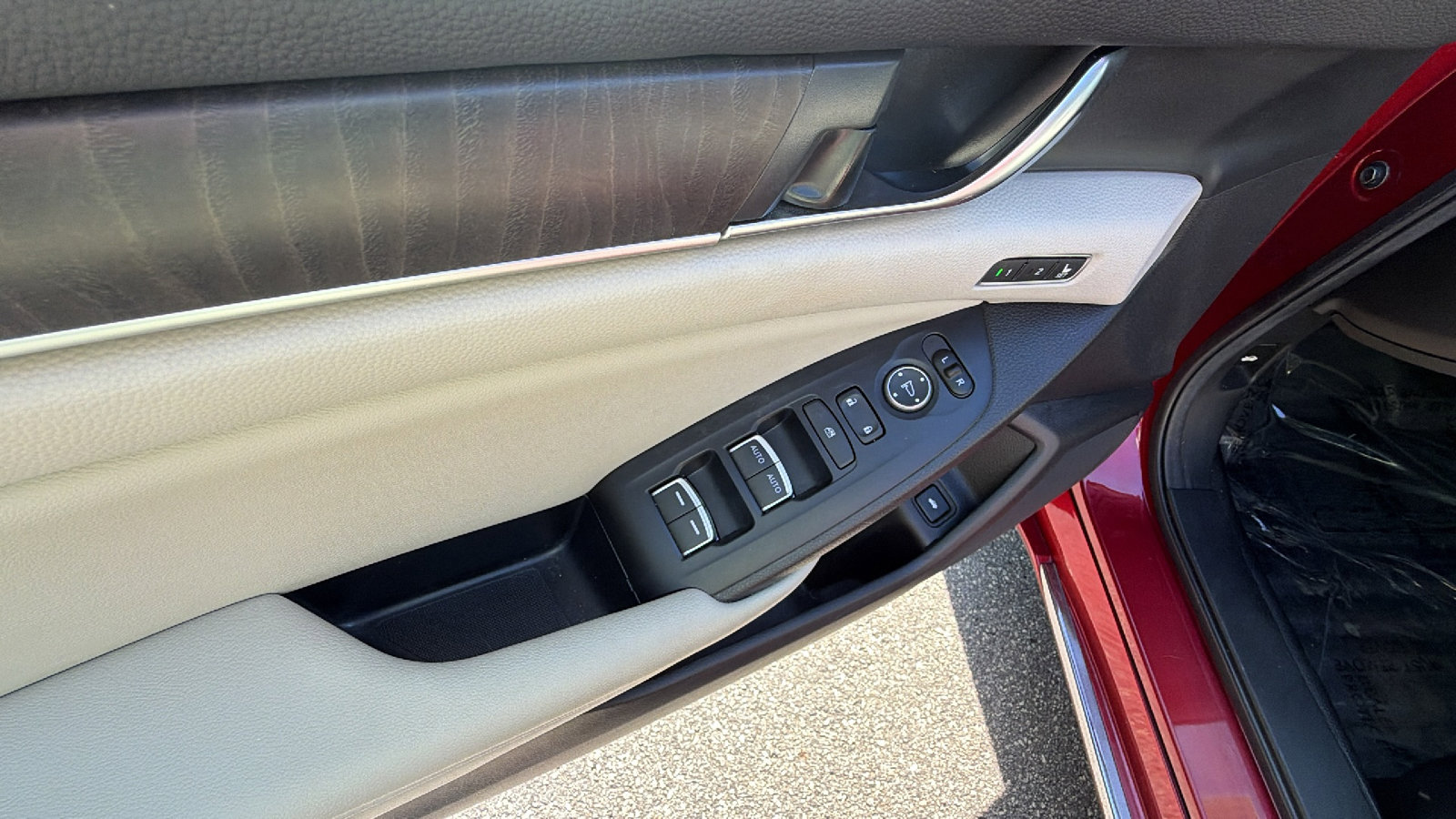 Used 2019 Honda Accord Touring image 15