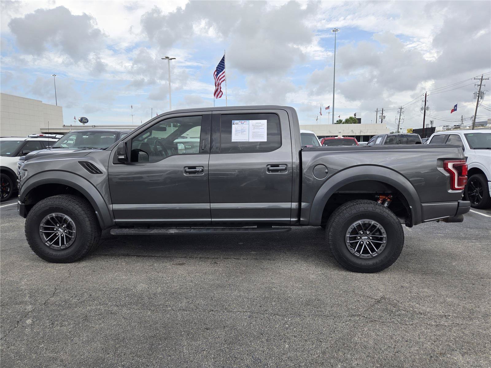 Used 2019 Ford F150 Raptor w/ Equipment Group 802A Luxury AWD/4WD image 5