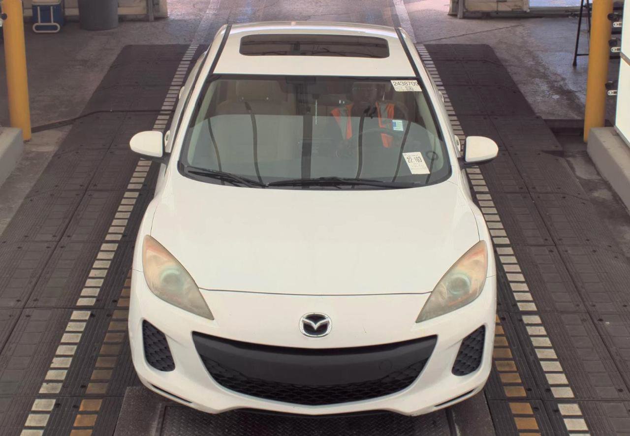 Used 2012 MAZDA MAZDA3 i Touring FWD image 2