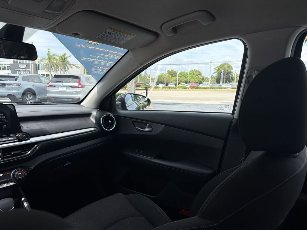 Used 2019 Kia Forte Sedan FWD image 17