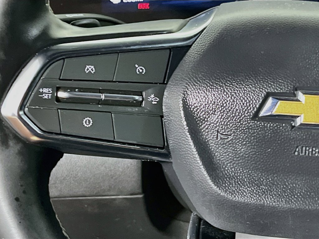 Used 2025 Chevrolet Traverse LT w/ Driver Confidence Package FWD image 15