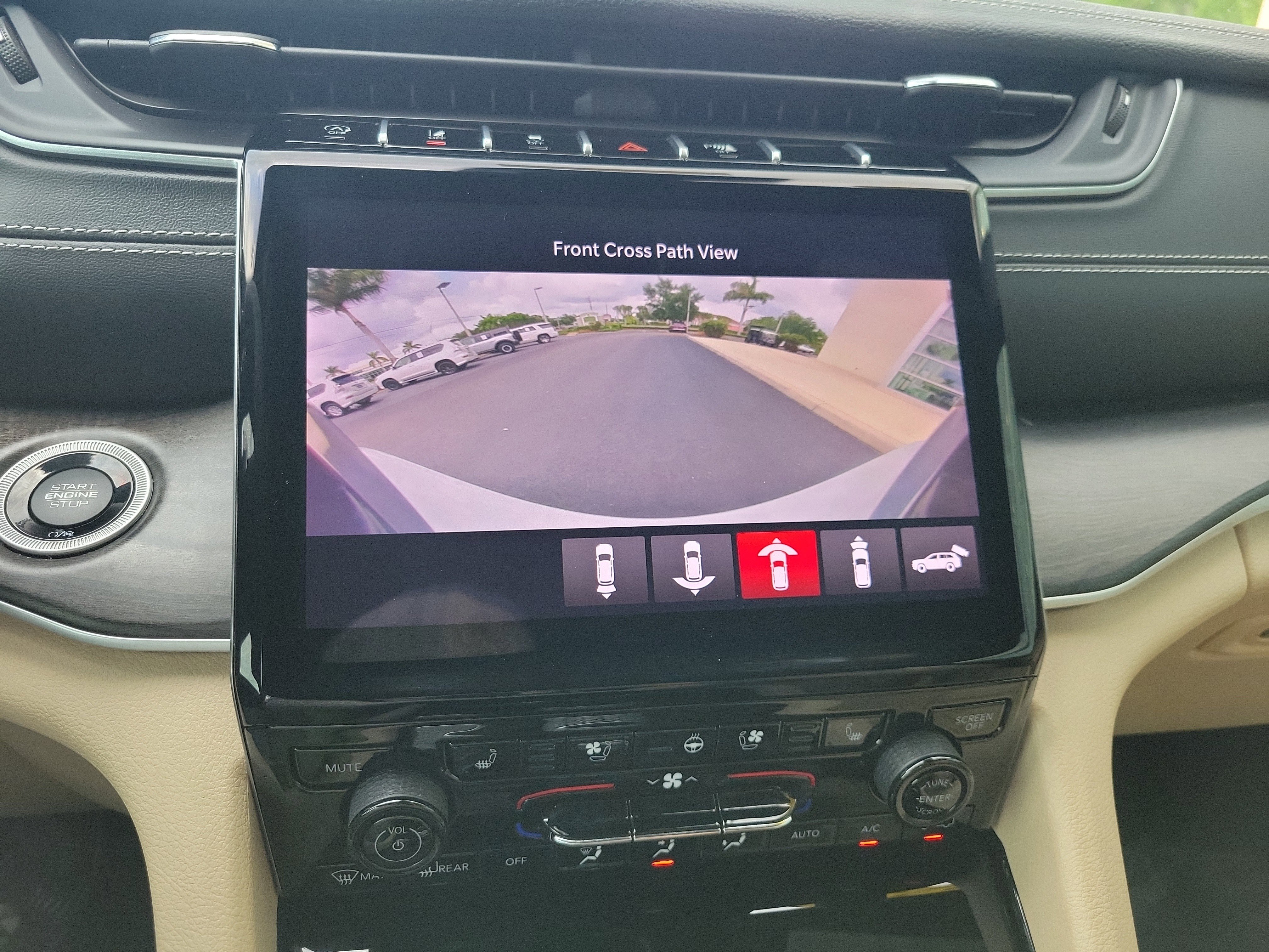 Used 2023 Jeep Grand Cherokee L Limited w/ Luxury Tech Group II AWD/4WD image 23