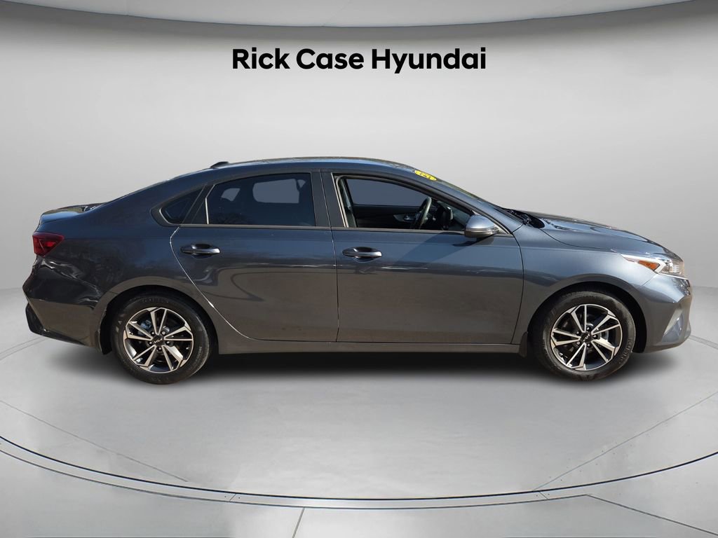 Used 2023 Kia Forte LXS image 4