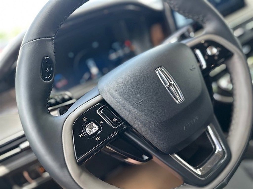 New 2025 Lincoln Corsair Reserve image 13