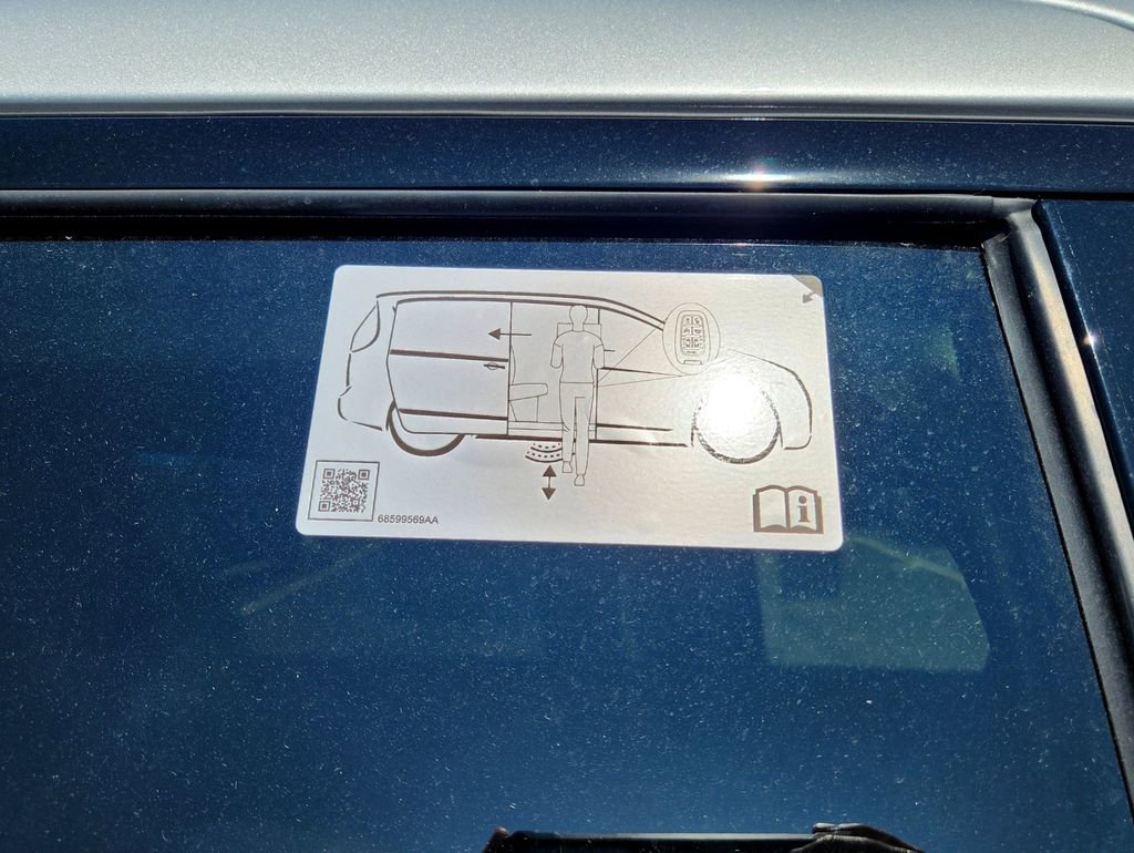 New 2026 Chrysler Pacifica Limited w/ Uconnect Theater Family Group image 35