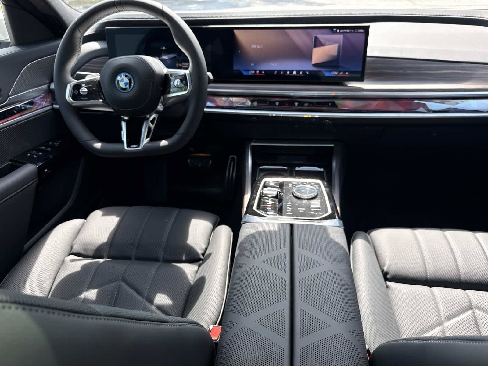 New 2026 BMW i7 xDrive60 AWD/4WD image 17