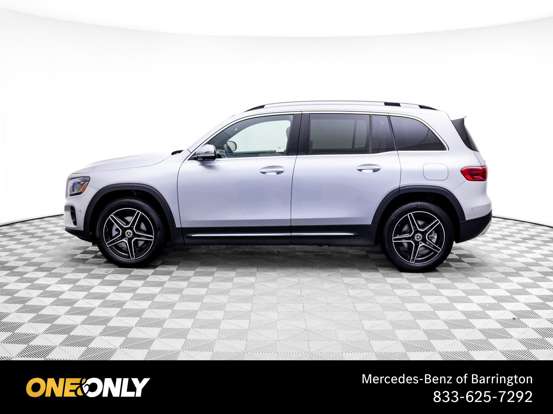New 2026 Mercedes-Benz GLB 250 4MATIC image 2