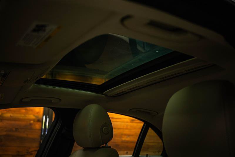Used 2019 Mercedes-Benz C 300 4MATIC Sedan image 23