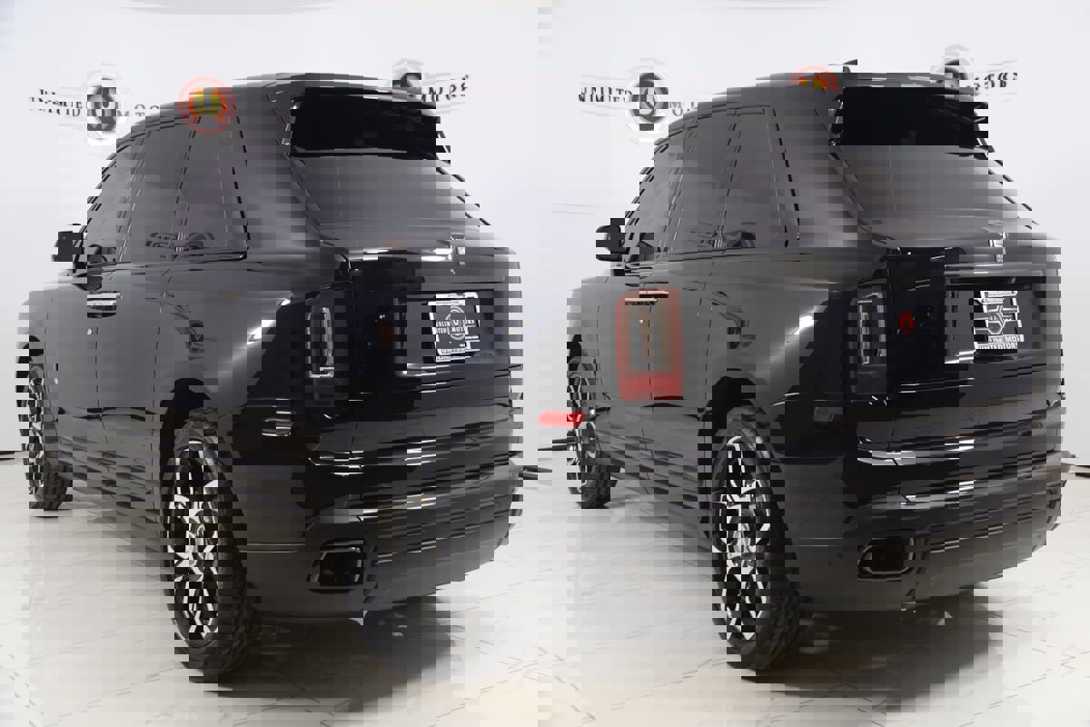 Used 2024 Rolls-Royce Cullinan Black Badge image 4