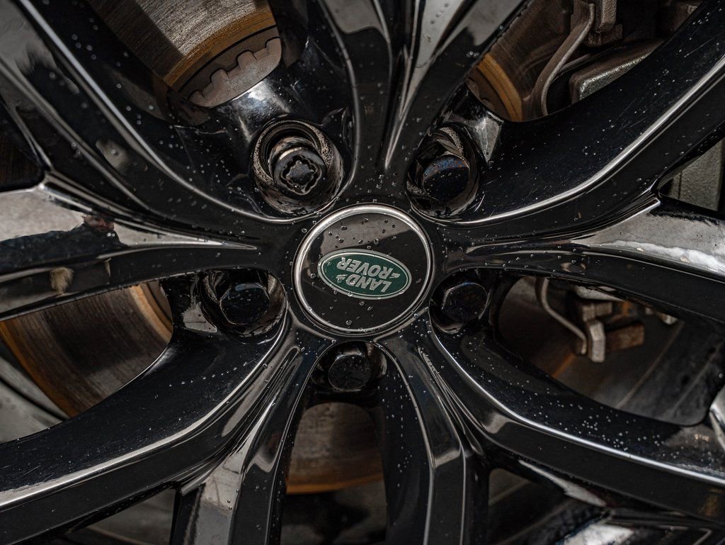 Certified 2025 Land Rover Range Rover Velar S AWD/4WD image 8