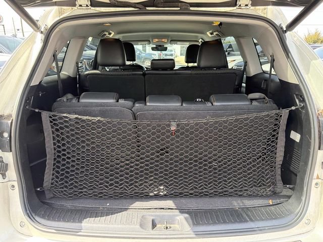 Used 2018 Toyota Highlander Plus FWD image 10