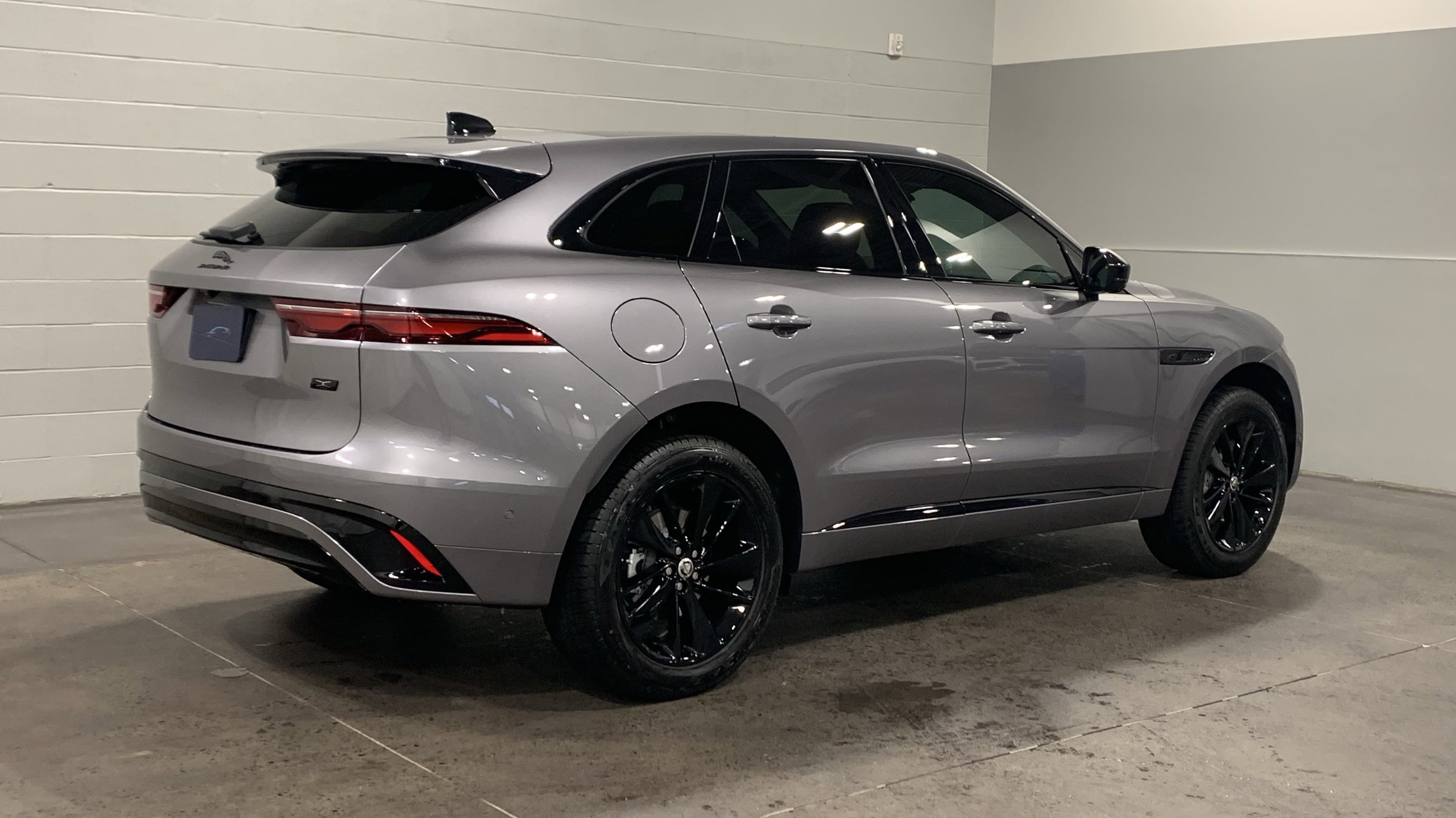New 2026 Jaguar F-PACE R-Dynamic S image 2