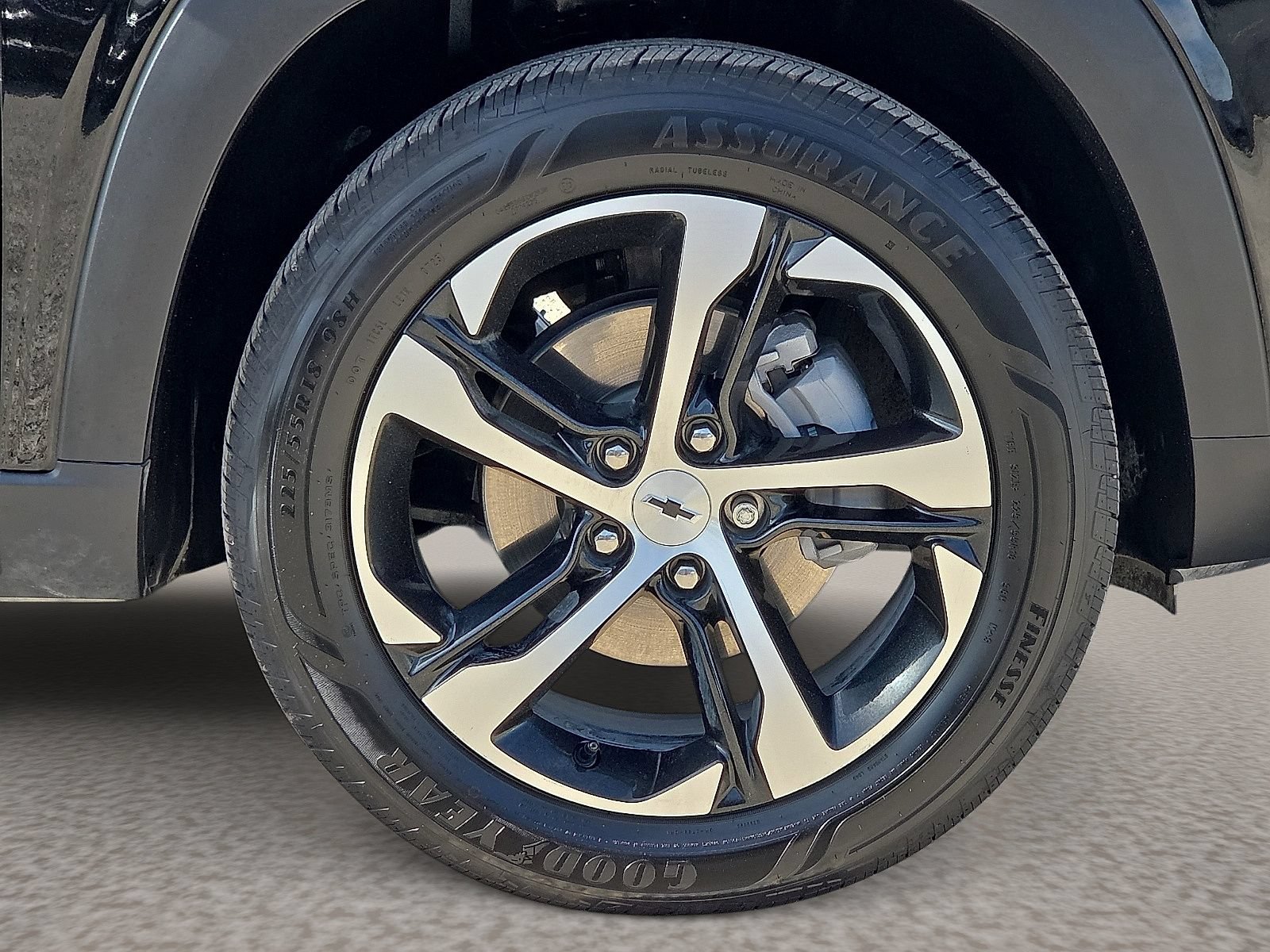 Used 2025 Chevrolet Trax RS FWD image 7