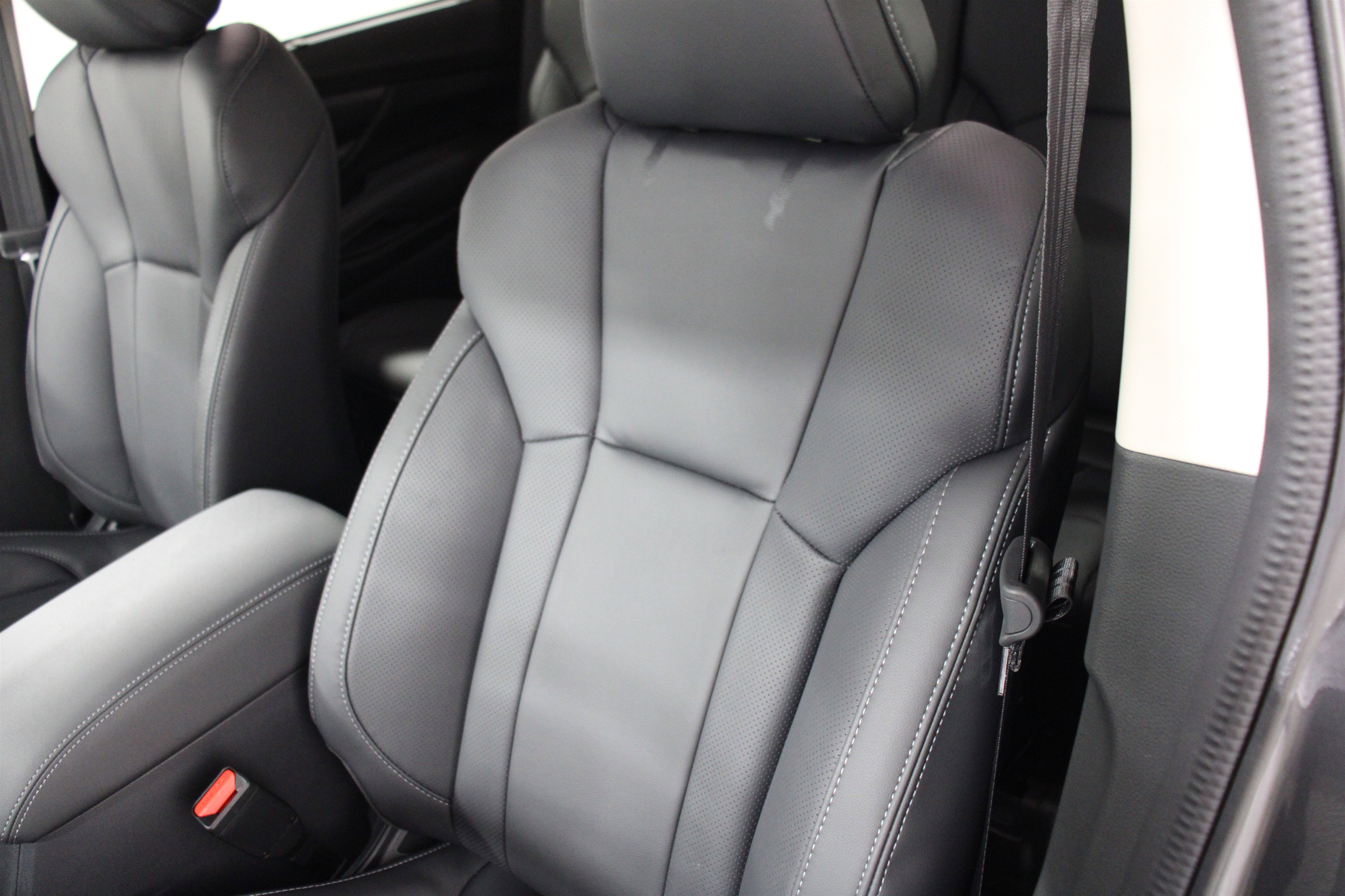 New 2025 Subaru Ascent Limited image 4