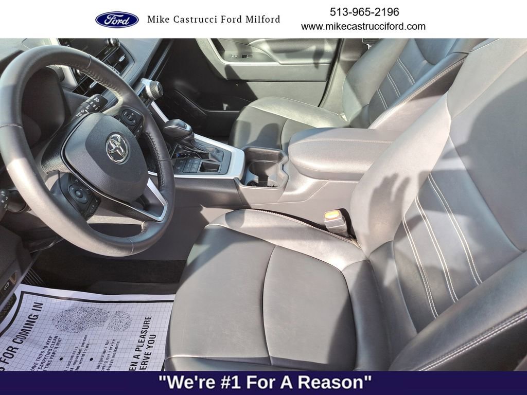 Used 2021 Toyota RAV4 XLE Premium image 23