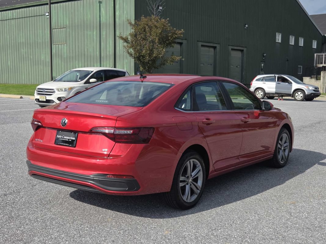 Used 2024 Volkswagen Jetta SE FWD image 8