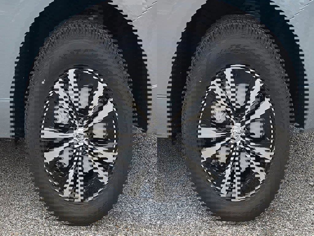 New 2025 Volvo XC60 T8 Core w/ Climate Package image 6