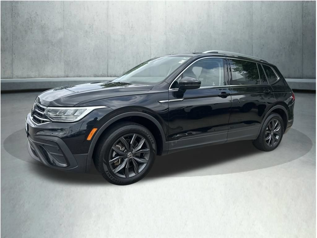 Used 2023 Volkswagen Tiguan SE w/ Panoramic Sunroof Package