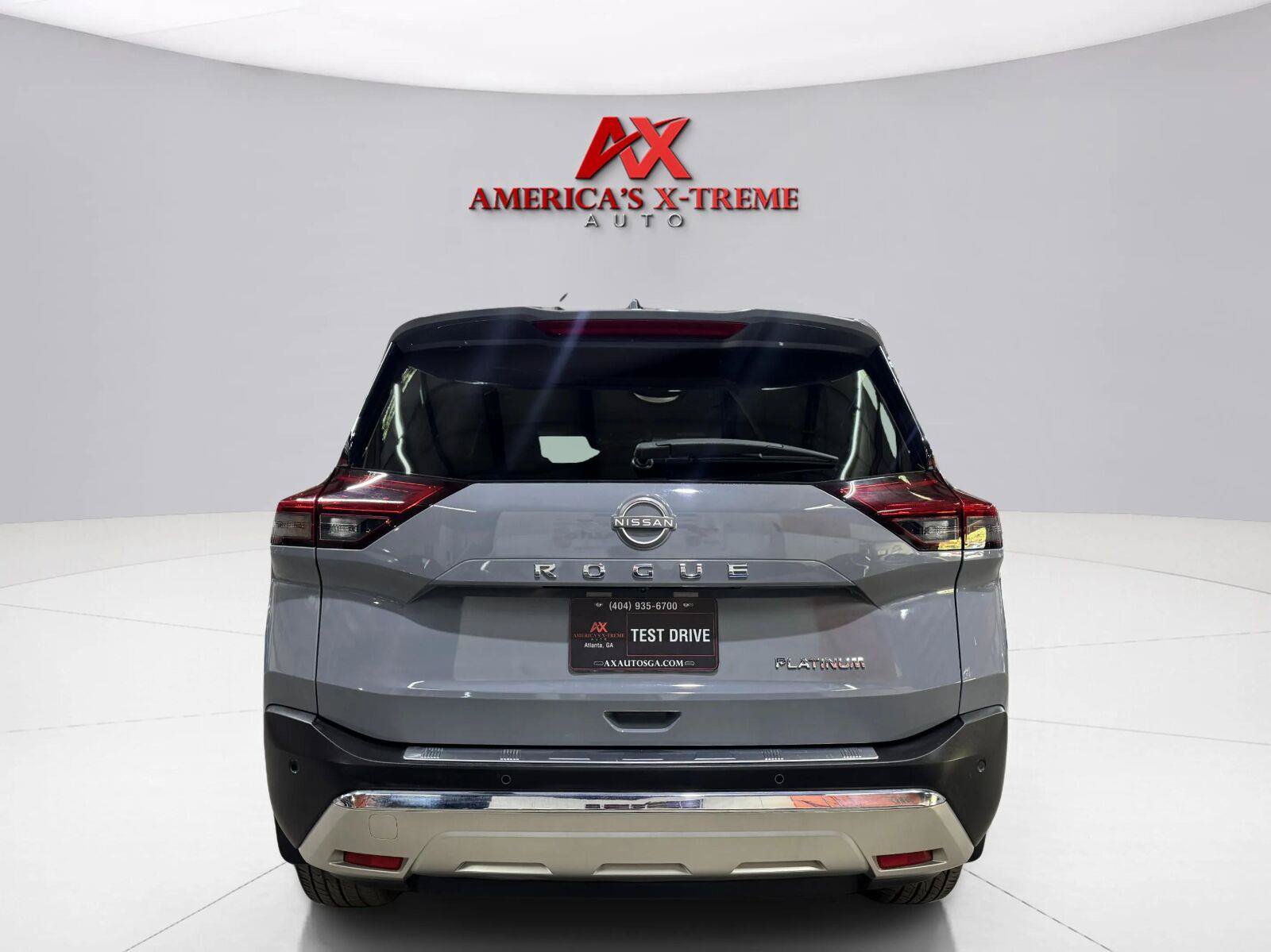 Used 2023 Nissan Rogue Platinum FWD image 6