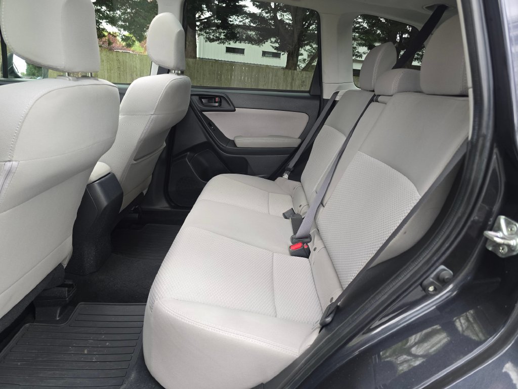 Used 2016 Subaru Forester 2.5i Premium w/ All-Weather Package AWD/4WD image 23