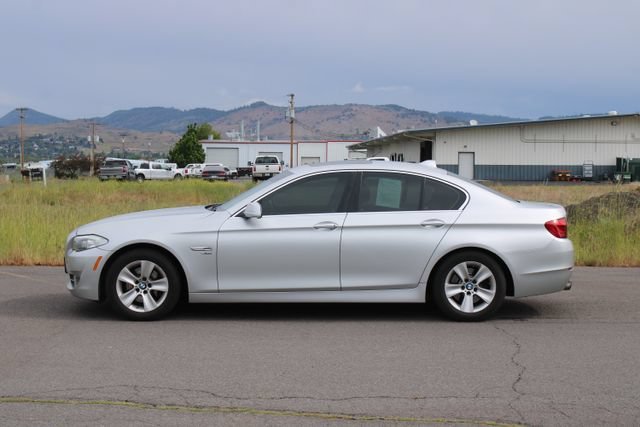 Used 2012 BMW 528i xDrive Sedan AWD/4WD image 3