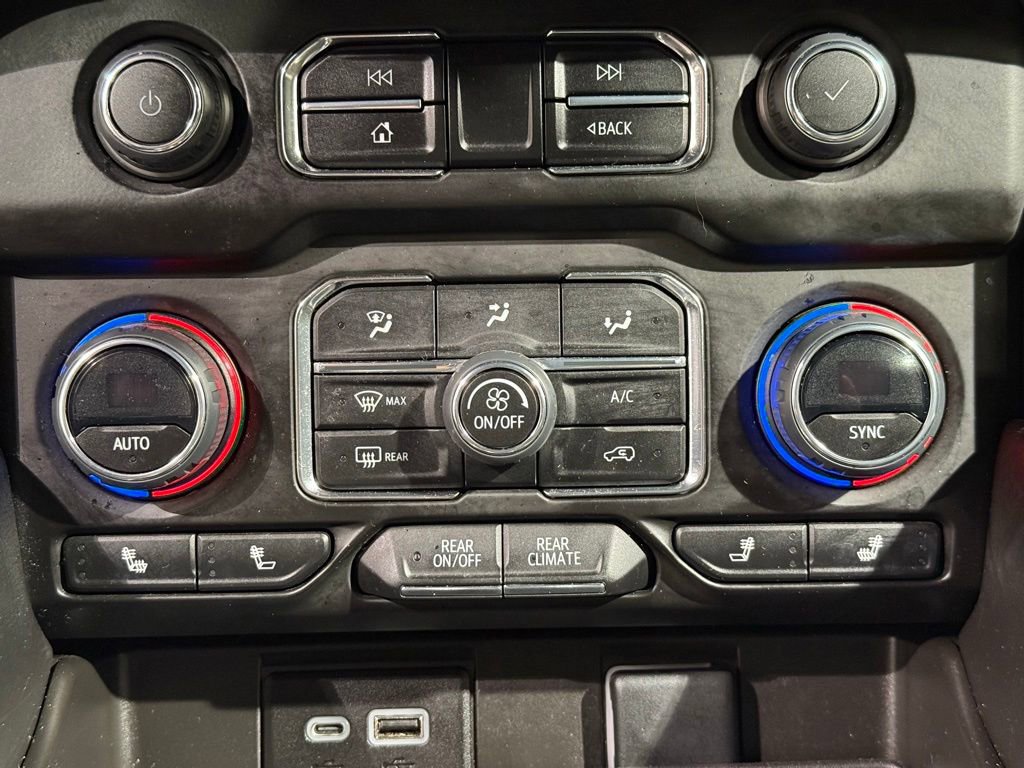 Used 2023 Chevrolet Suburban RST AWD/4WD image 28