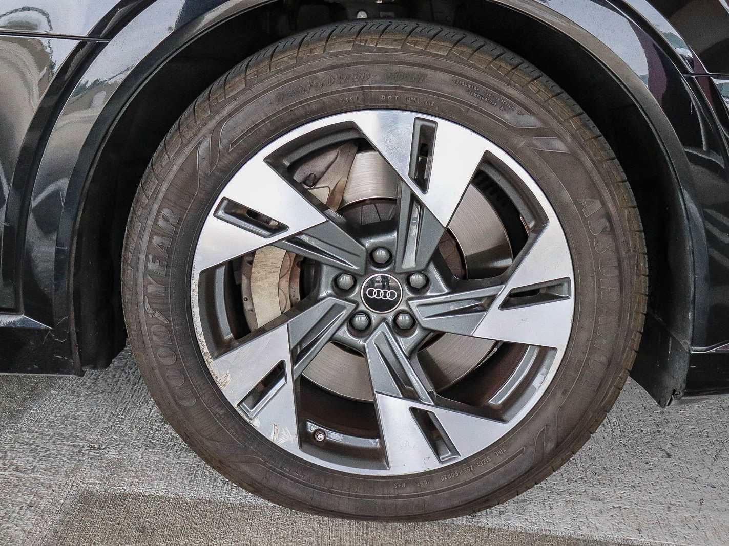 Used 2023 Audi e-tron Premium w/ Convenience Plus Package AWD/4WD image 9