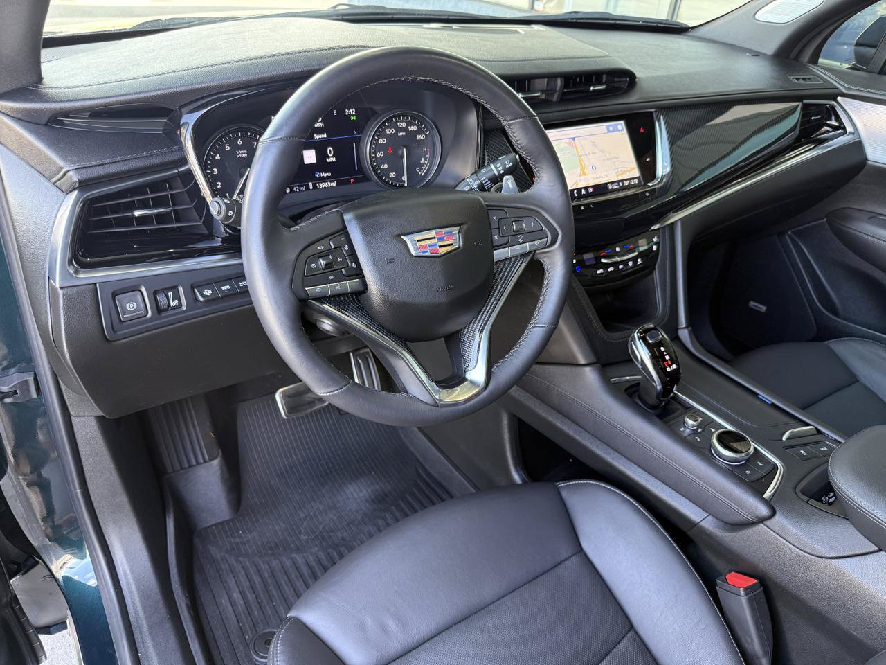 Used 2024 Cadillac XT6 Sport w/ Technology Package AWD/4WD image 14