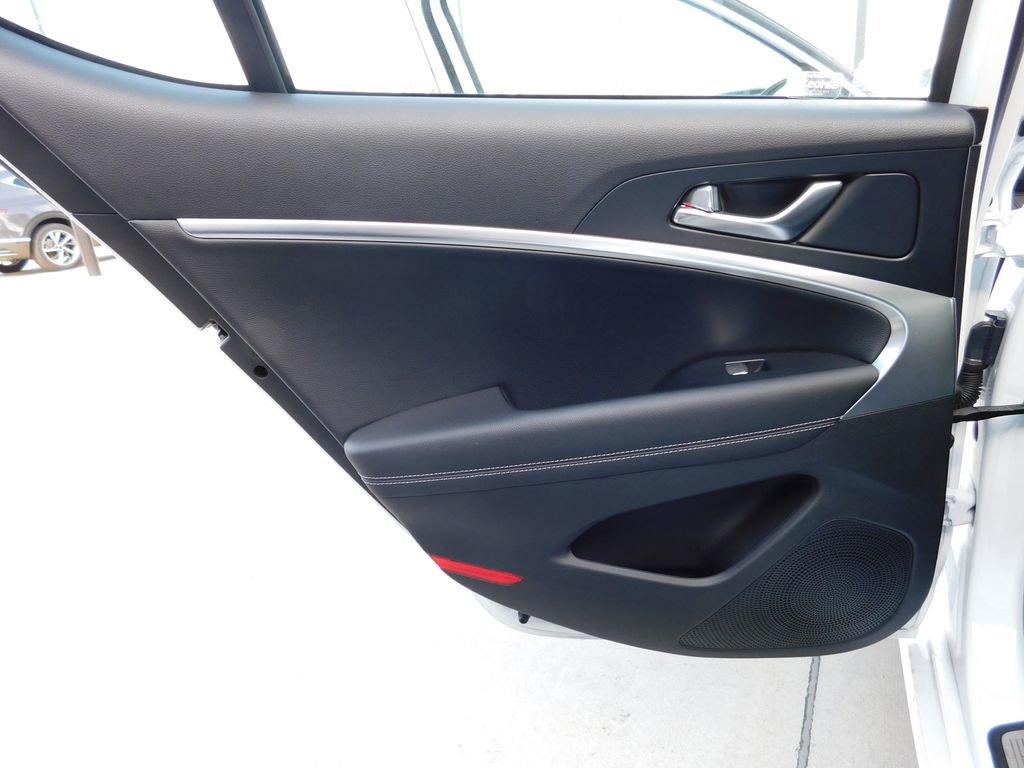 Used 2026 Genesis G70 2.5T image 12