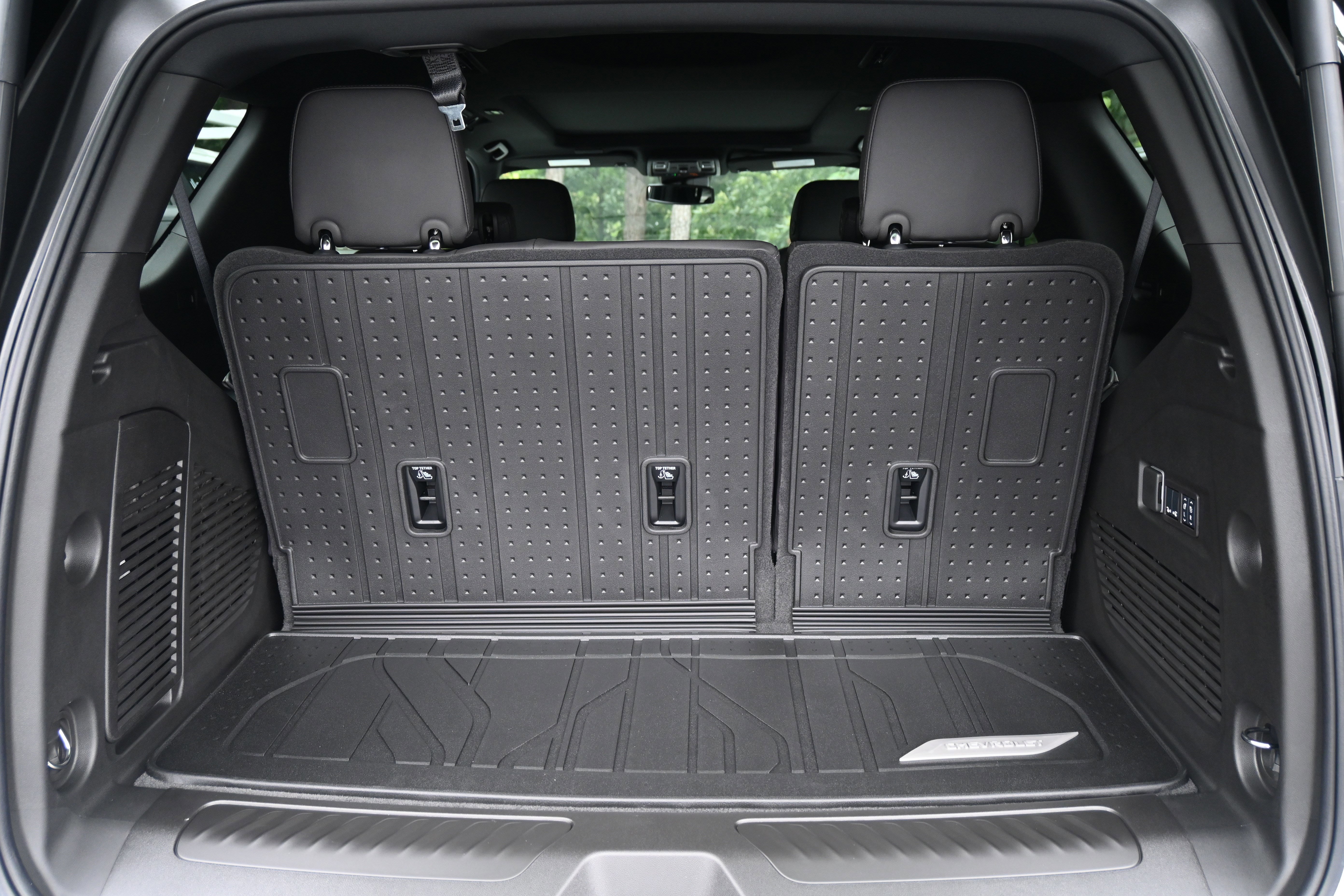 Used 2025 Chevrolet Tahoe LT w/ Comfort Package image 33