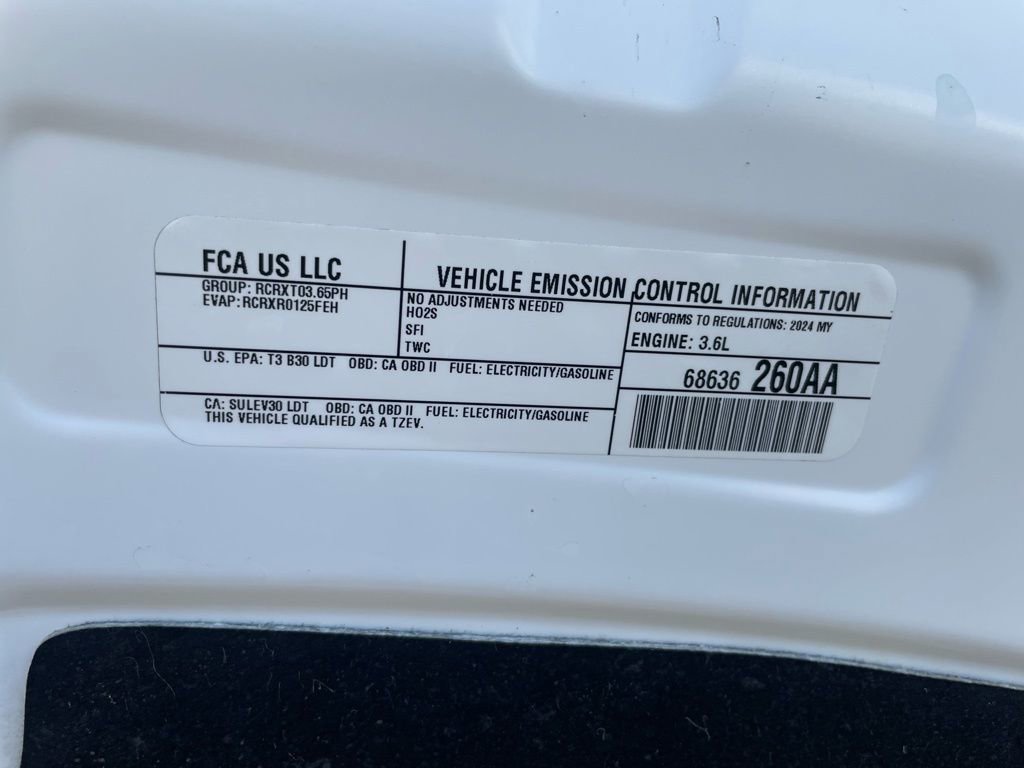 Used 2024 Chrysler Pacifica Select image 45