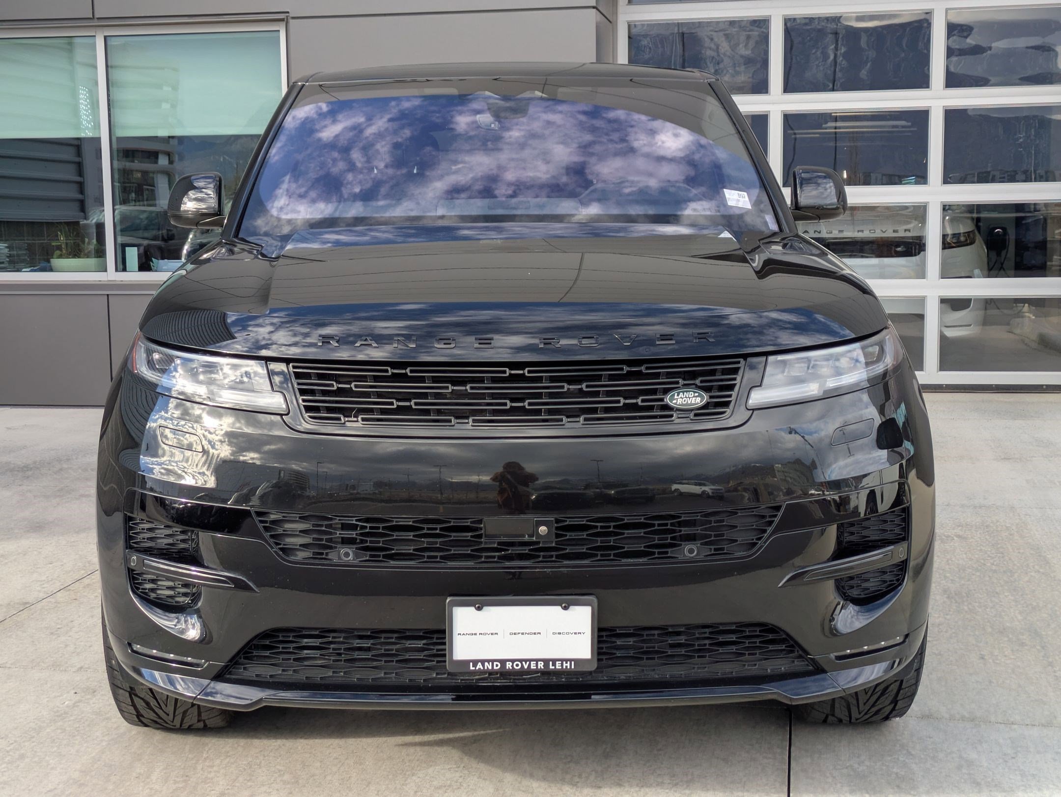 Used 2024 Land Rover Range Rover Sport Dynamic SE image 2