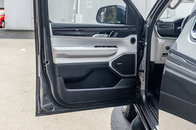 Used 2024 Jeep Wagoneer 4WD w/ Convenience Group I image 22