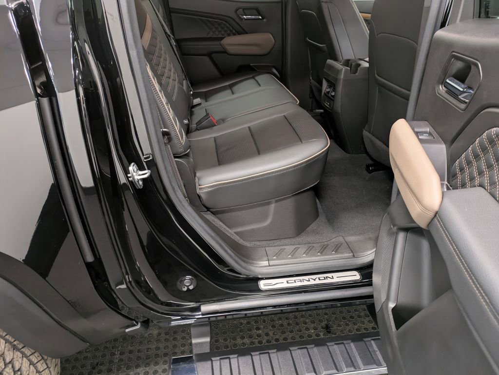 Used 2023 GMC Canyon Denali image 27