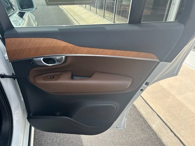 Certified 2024 Volvo XC90 B6 Plus w/ Protection Package Premier AWD/4WD image 12