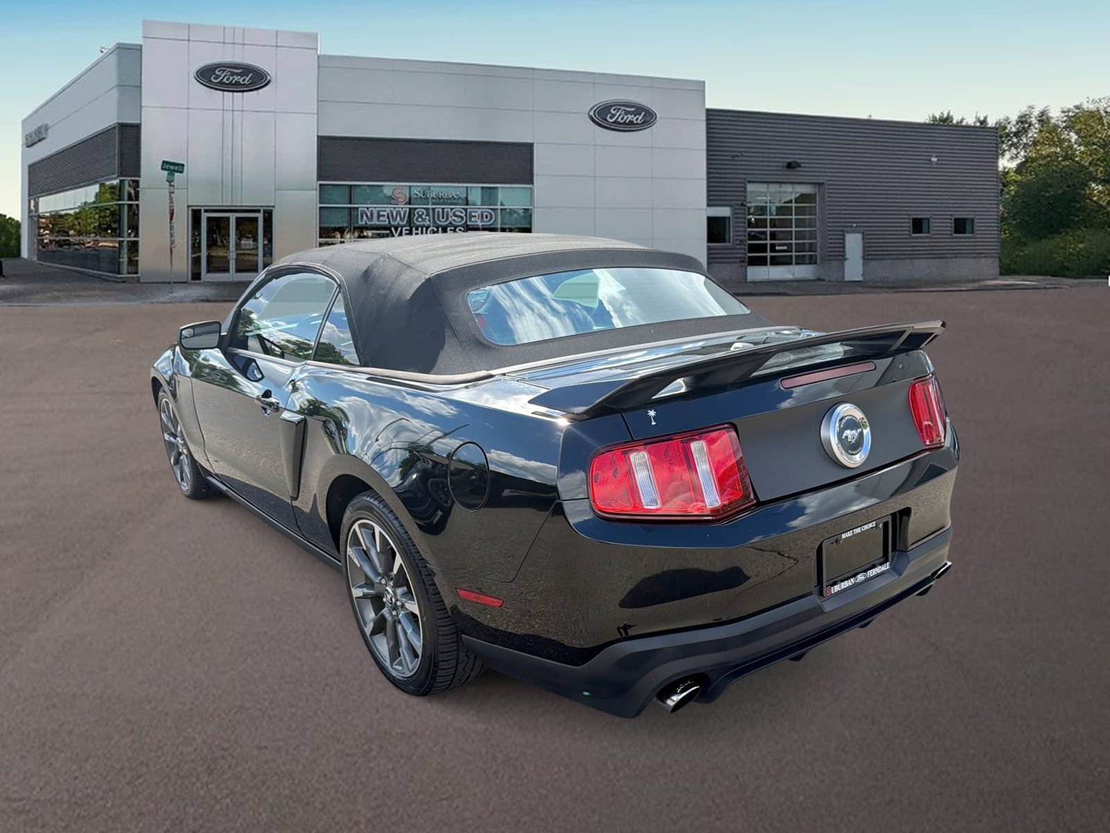 Used 2012 Ford Mustang GT Premium w/ Electronics Pkg RWD image 8