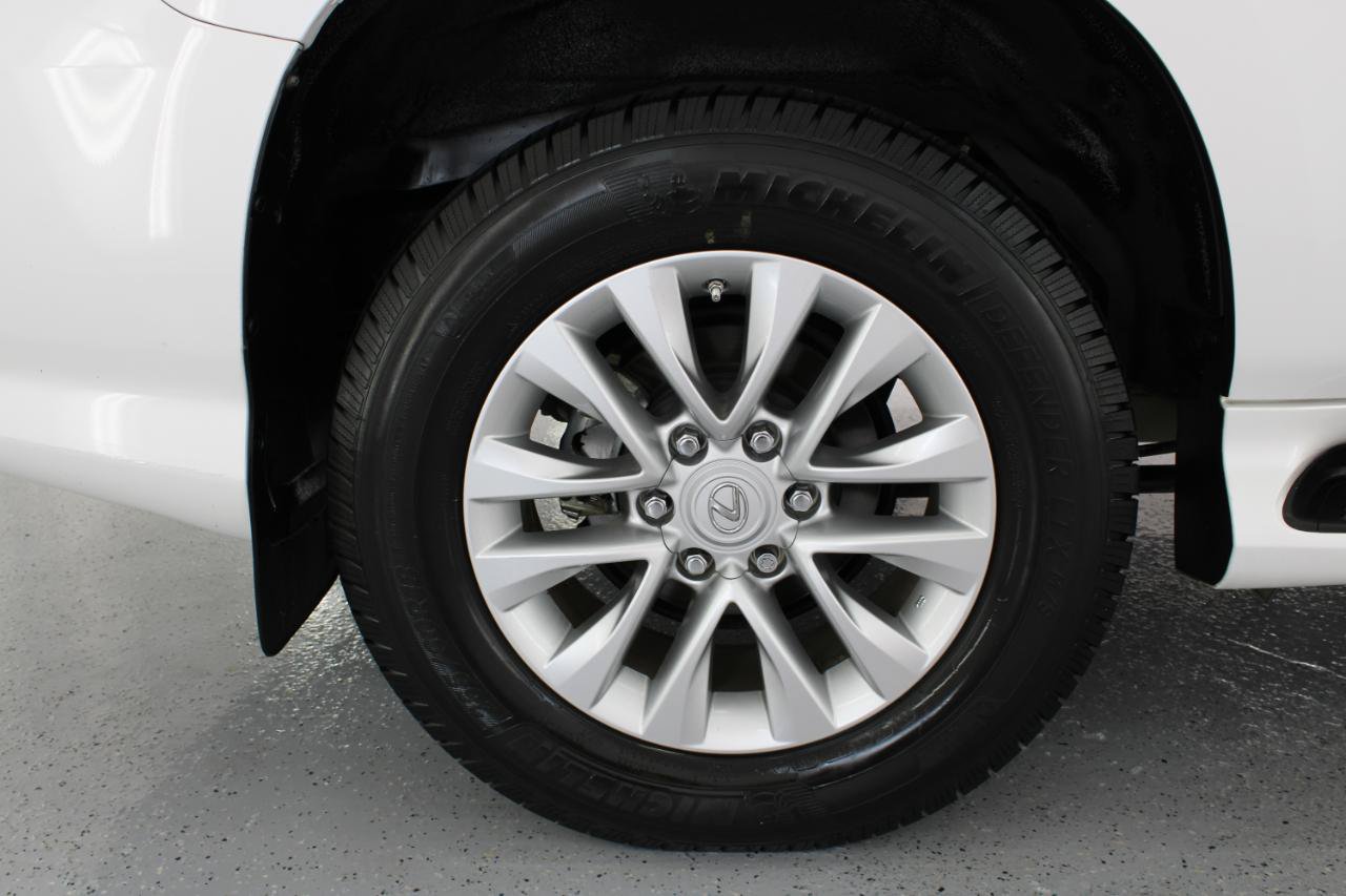 Used 2016 Lexus GX 460 w/ Premium Package AWD/4WD image 89