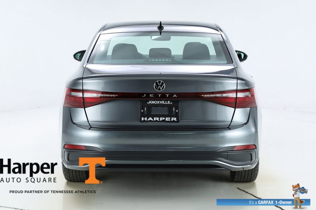 Used 2025 Volkswagen Jetta Sport image 8
