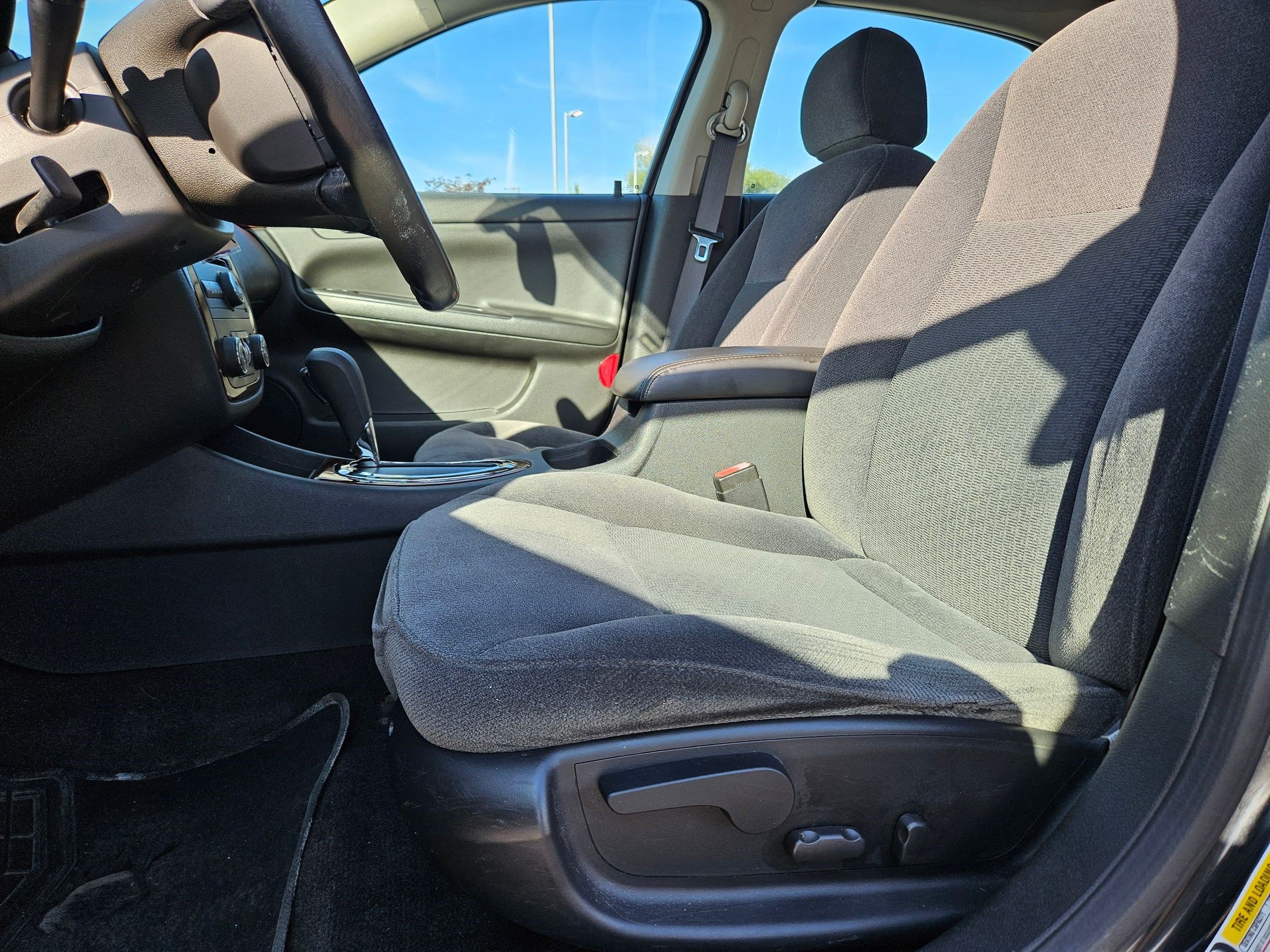 Used 2006 Chevrolet Impala LT FWD image 15