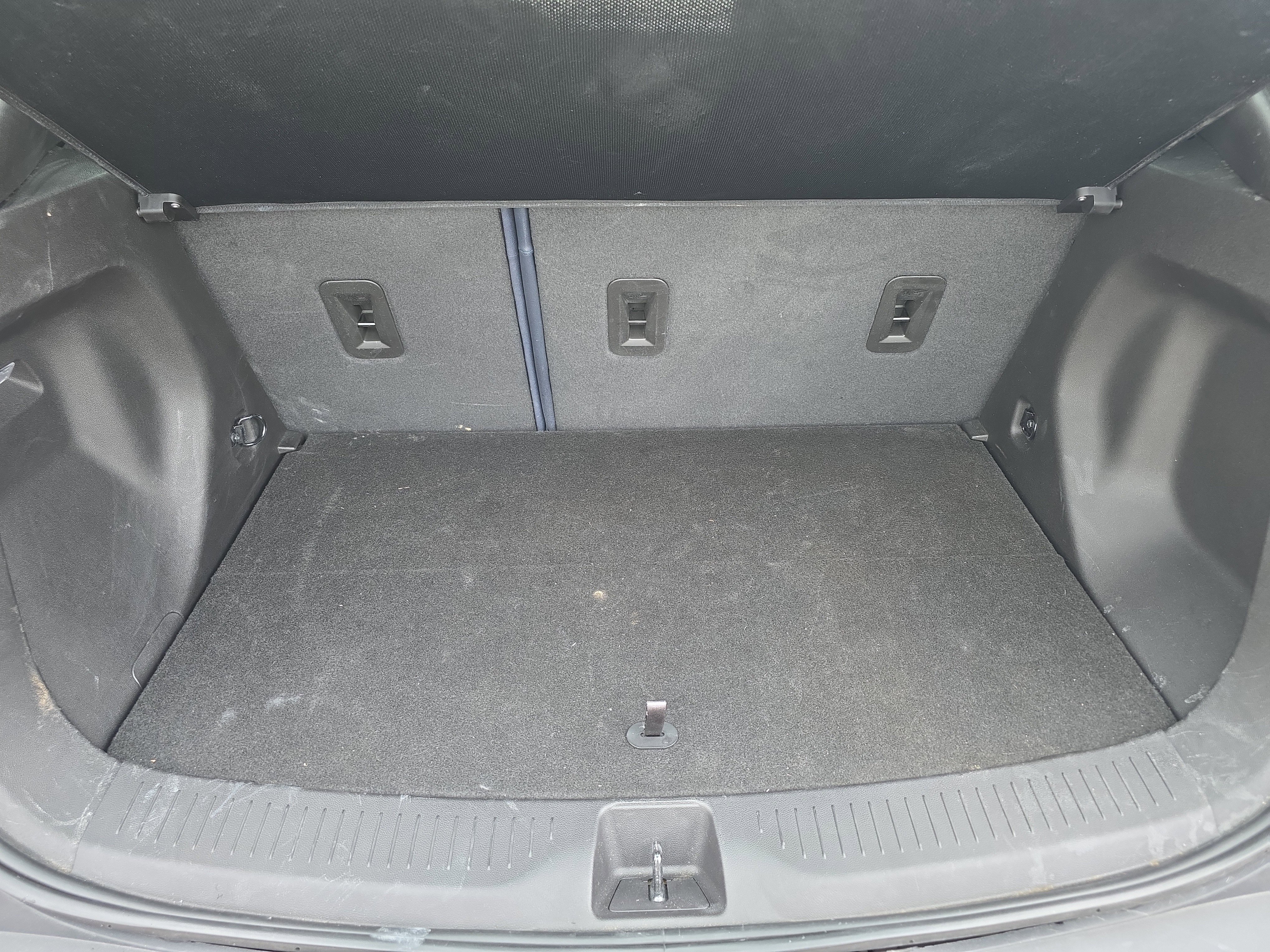Used 2022 Chevrolet Bolt EUV Premier w/ Launch Edition FWD image 12