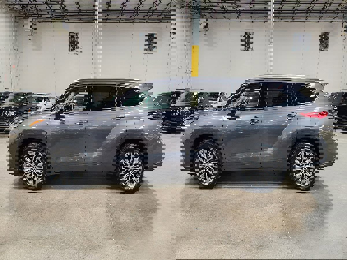 Used 2022 Toyota Highlander Platinum image 8