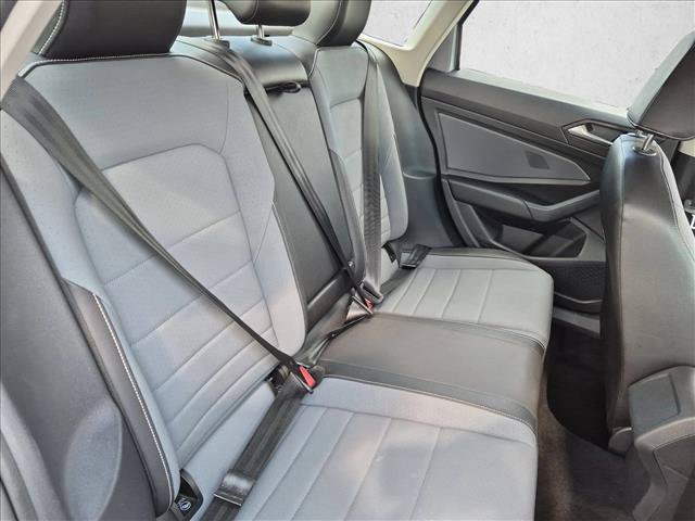 Used 2025 Volkswagen Jetta SE FWD image 18