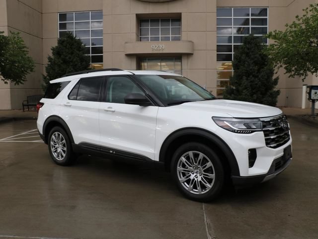 New 2026 Ford Explorer Active w/ Active Comfort Package AWD/4WD image 1