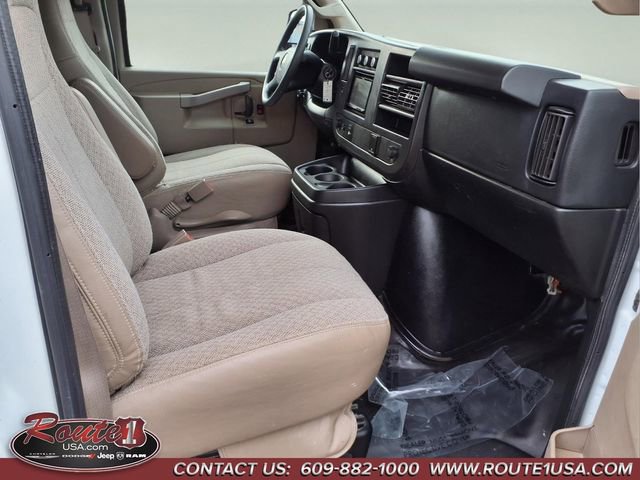 Used 2017 Chevrolet Express 2500 Extended image 11