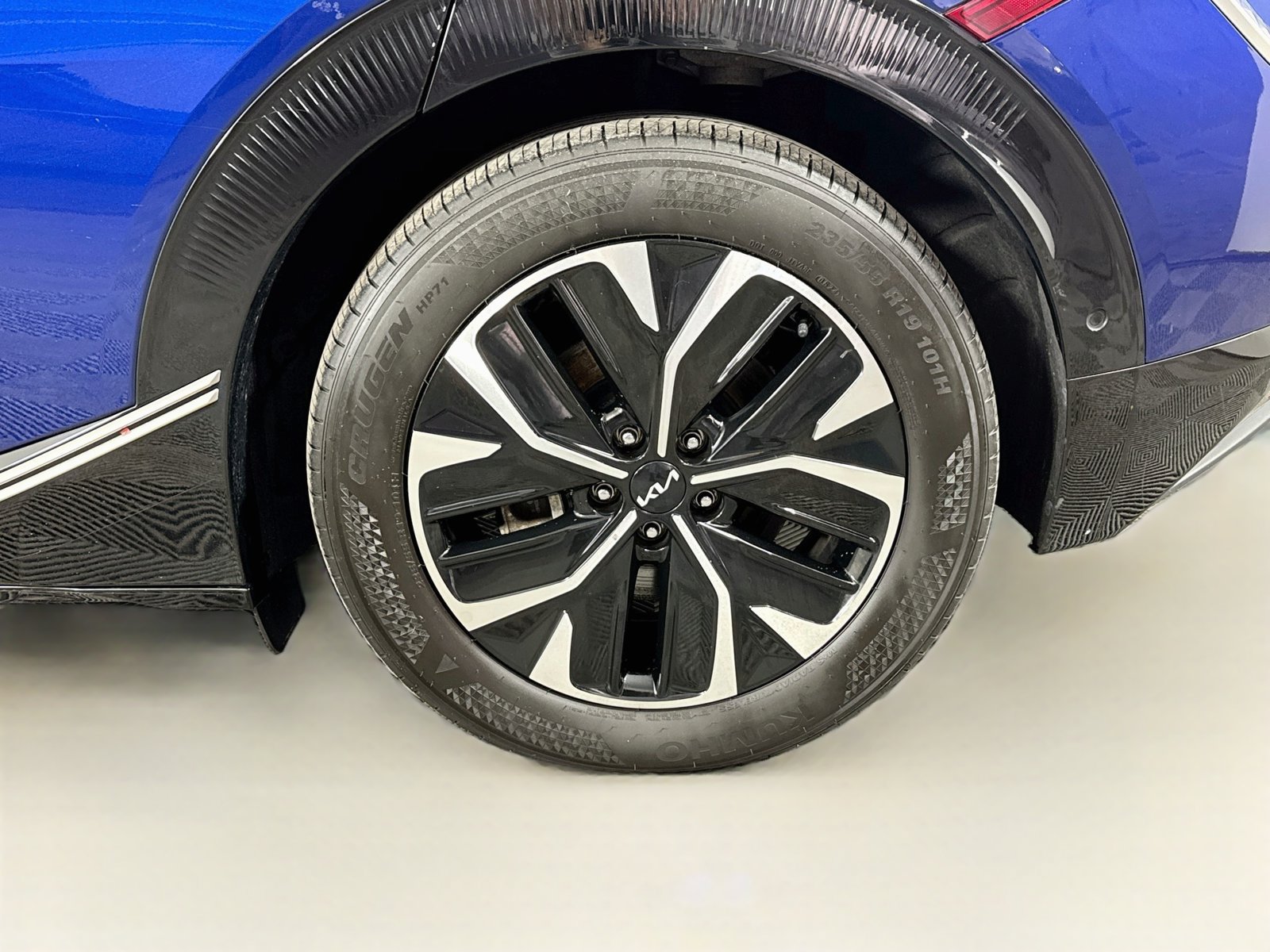 Used 2023 Kia EV6 Wind w/ Wind Technology Package AWD/4WD image 30