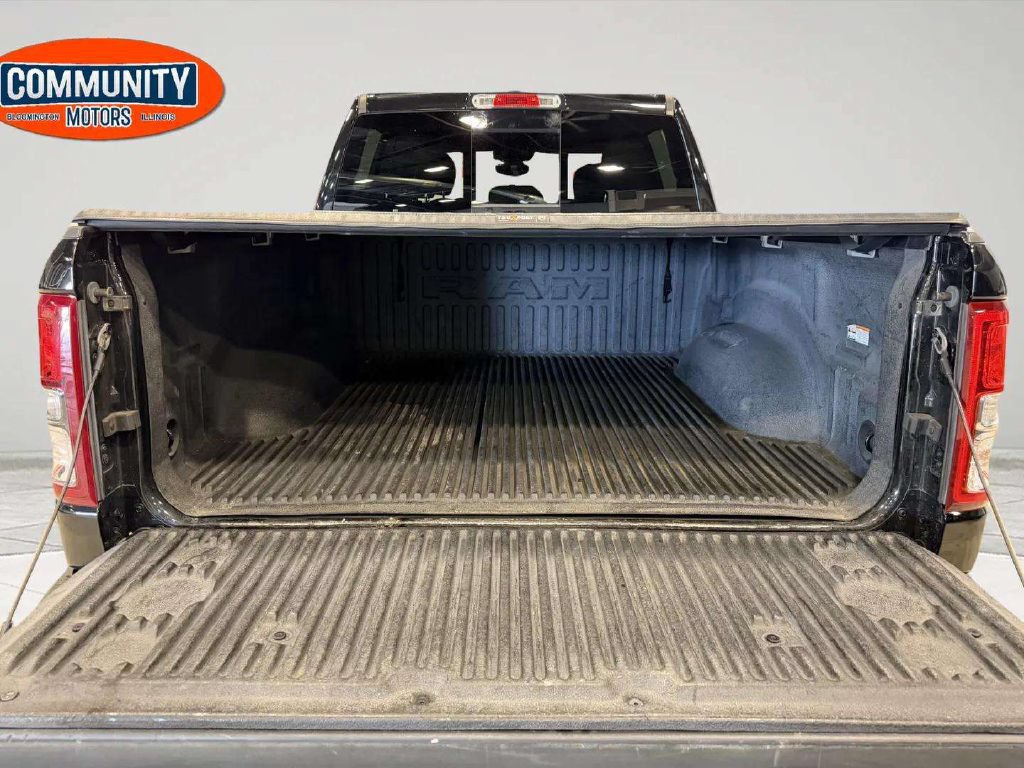 Used 2019 RAM 1500 4x4 Crew Cab Big Horn image 32
