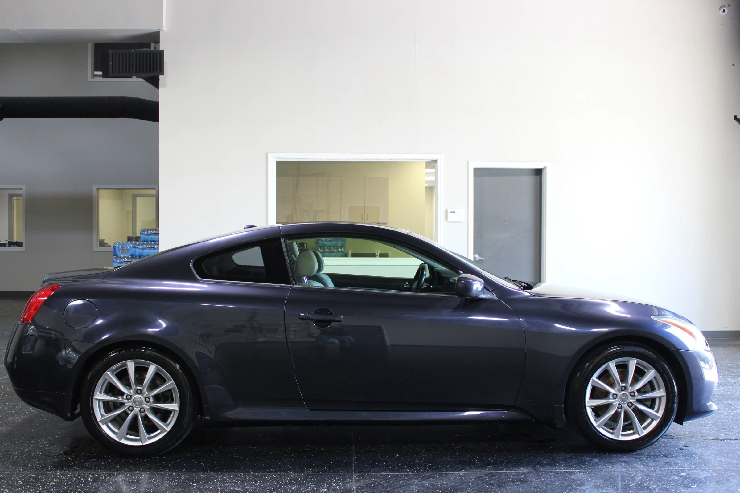Used 2013 INFINITI G37 Journey w/ Premium Pkg RWD image 2