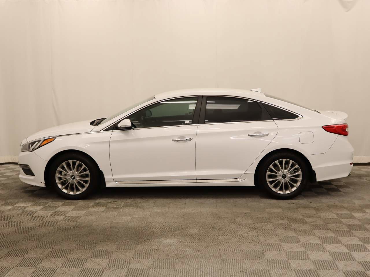 Used 2015 Hyundai Sonata Limited FWD image 2